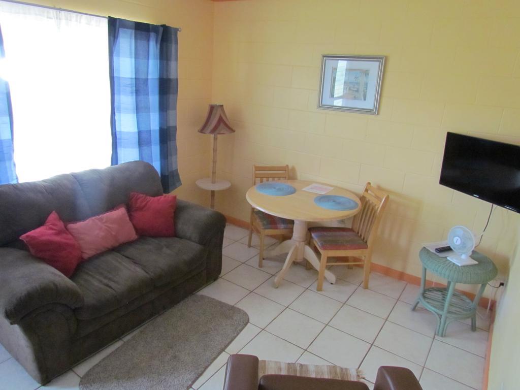 Pelican Post - Bradenton Beach Motel ภายนอก รูปภาพ
